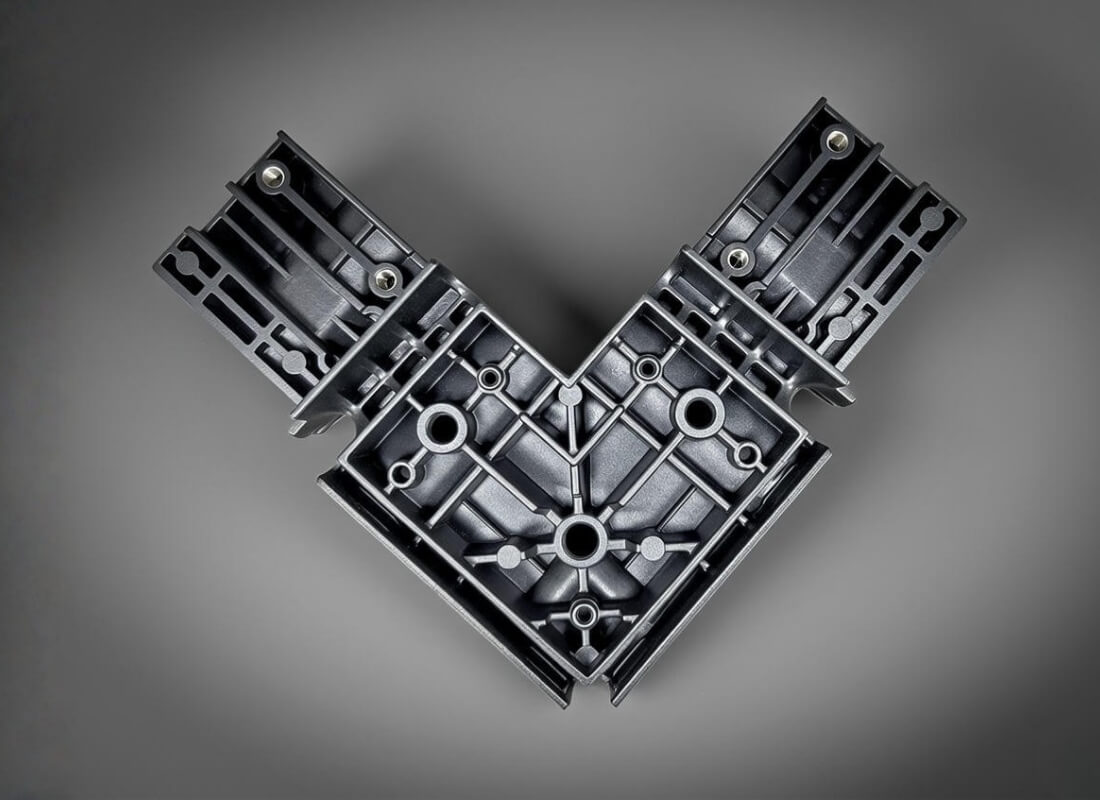 černé práškové lakování